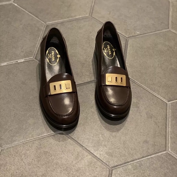 Prada loafers - Picture 4 of 8